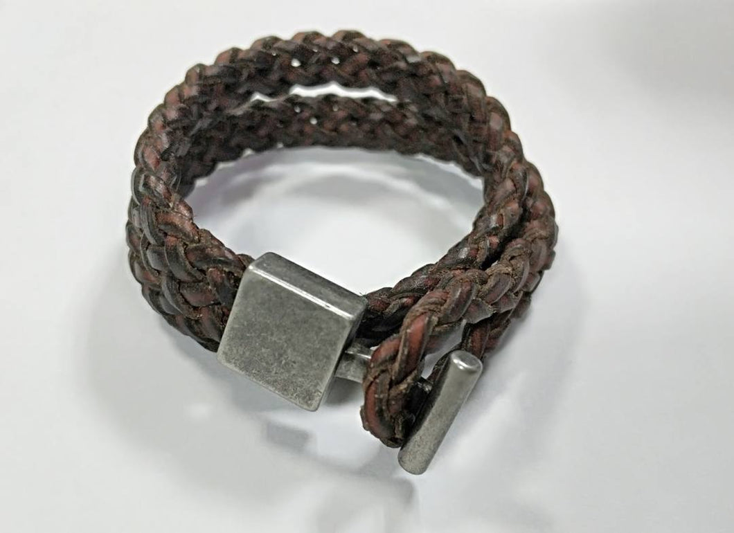 Men's leather bracelet