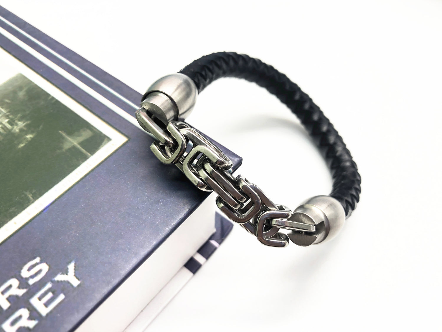 Men's leather bracelet